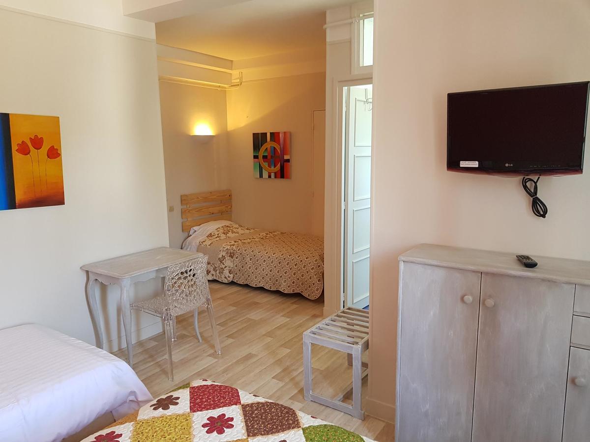 Come Inn Neufchâtel-en-Bray Extérieur photo